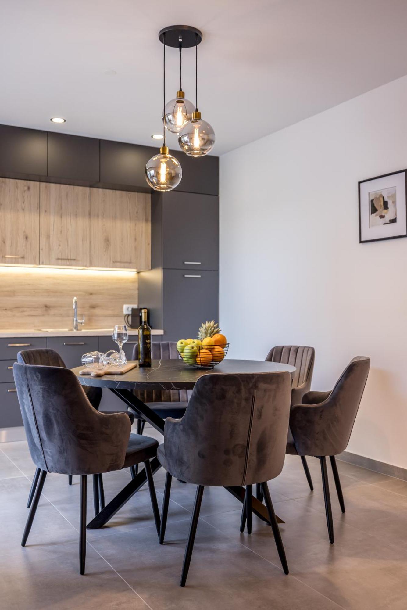 Adriatic Nest, Cozy And Modern Two Bedroom Apartment Kaštela Exterior foto